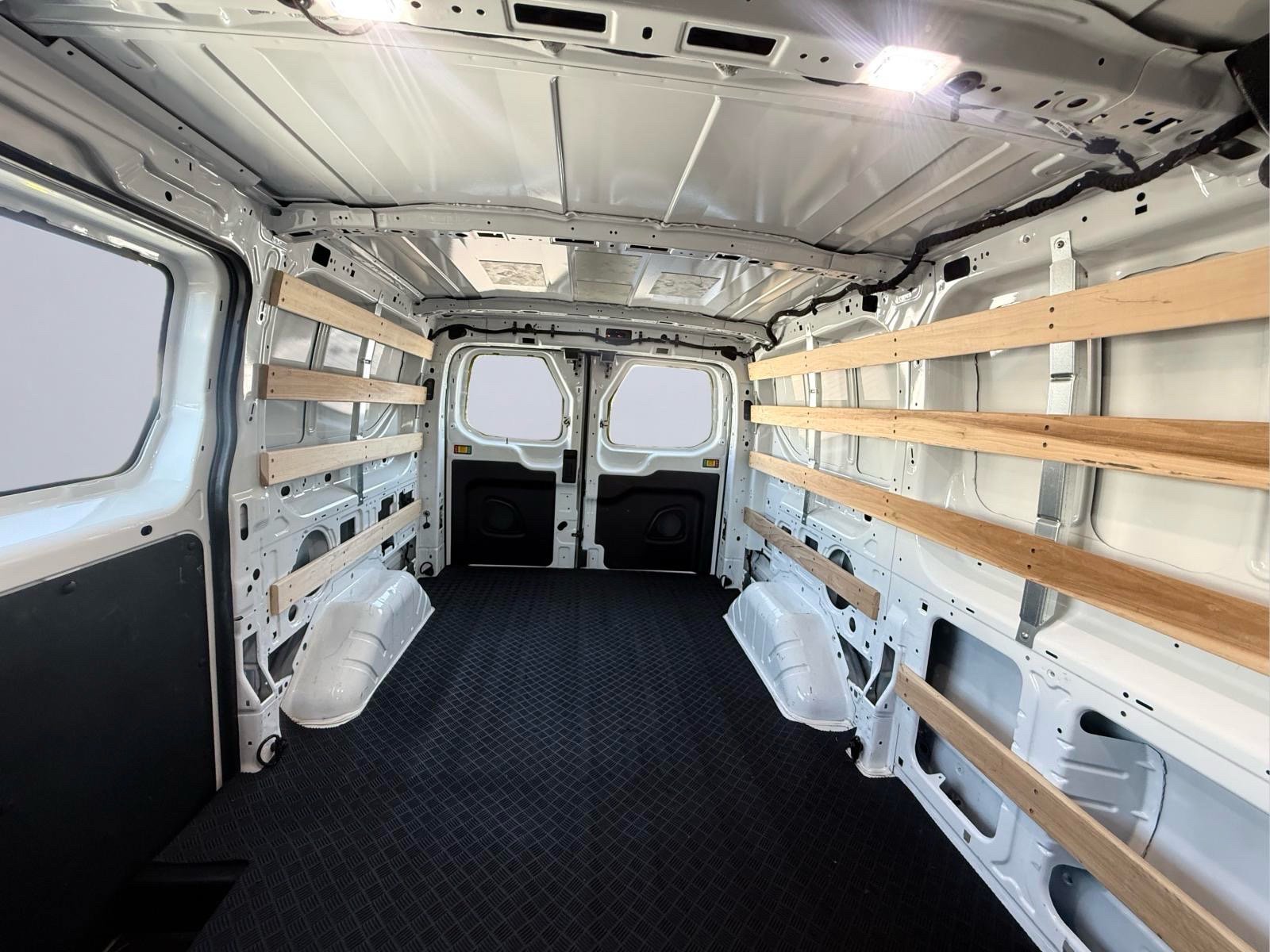 Used 2025 Ford Transit 250 Low Roof w/ Exterior Upgrade Package RWD image 15