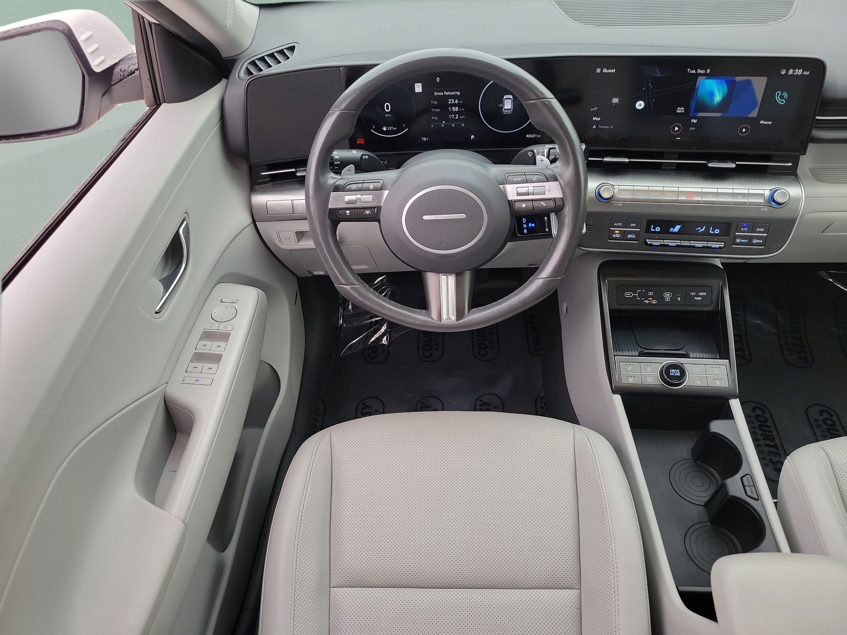 Used 2024 Hyundai Kona Limited FWD image 9
