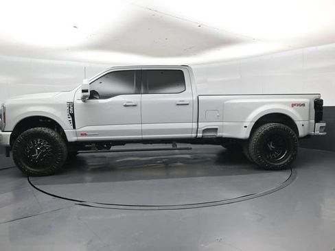 Used 2025 Ford F350 Platinum w/ FX4 Off-Road Package image 7