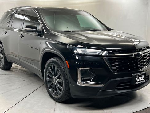 Used 2023 Chevrolet Traverse RS FWD image 8