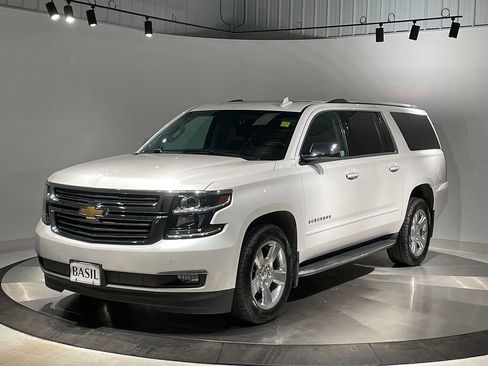 Used 2018 Chevrolet Suburban Premier image 8