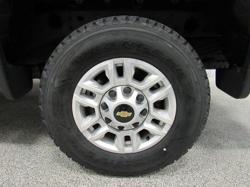 Used 2020 Chevrolet Silverado 2500 LT w/ Z71 Off-Road Package image 11