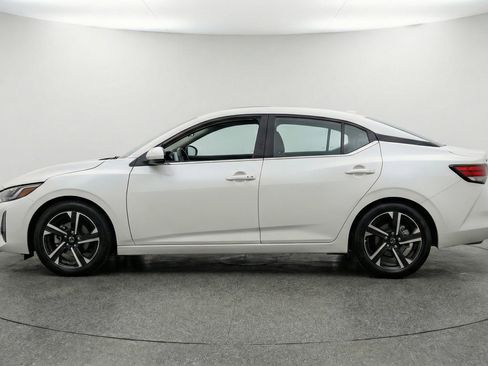 Used 2025 Nissan Sentra SV image 5