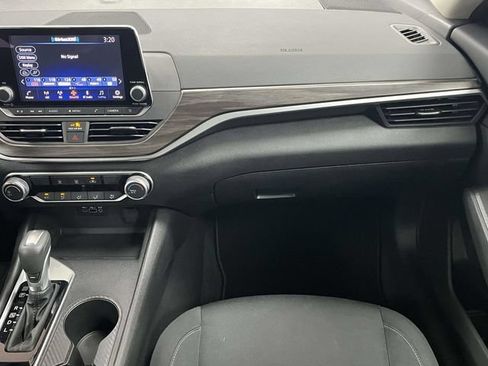 Used 2025 Nissan Altima 2.5 SV FWD image 20