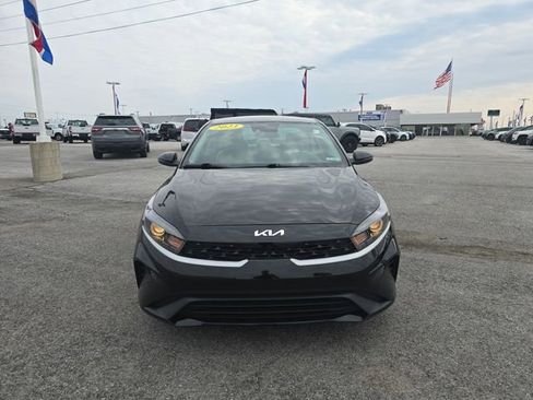Used 2023 Kia Forte LXS w/ LXS Technology Package FWD image 10