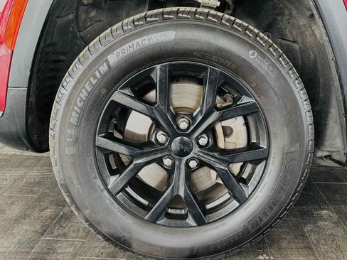 Used 2024 Jeep Grand Cherokee L Altitude AWD/4WD image 26