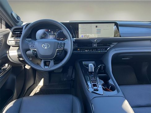 Certified 2025 Toyota Crown Limited image 11