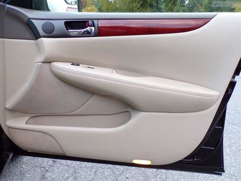 Used 2003 Lexus ES 330 image 17