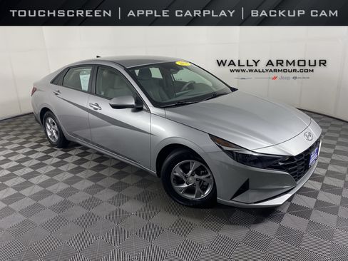 Used 2021 Hyundai Elantra SE FWD image 1