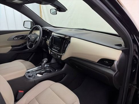 Used 2023 Chevrolet Traverse LS AWD/4WD image 32
