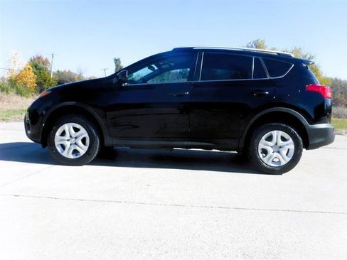 Used 2015 Toyota RAV4 LE image 11
