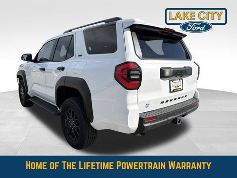 Used 2025 Toyota 4Runner SR5 AWD/4WD image 3