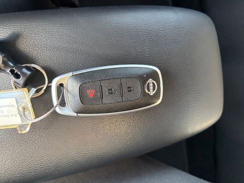 Used 2025 Nissan Kicks SV image 22