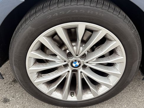 Used 2023 BMW 530i w/ Premium Package image 14