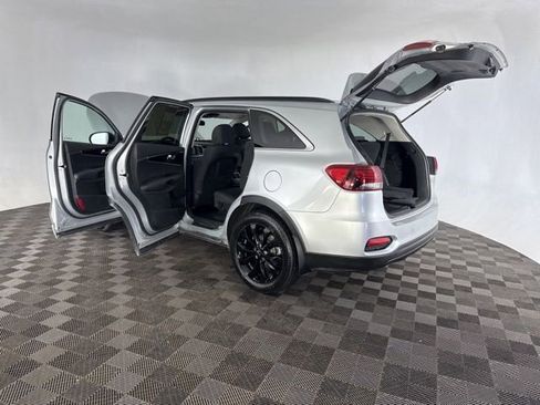 Used 2020 Kia Sorento S image 18