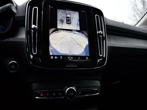 Certified 2025 Volvo XC40 B5 Plus image 13