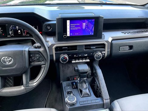 Certified 2024 Toyota Tacoma SR5 AWD/4WD image 7