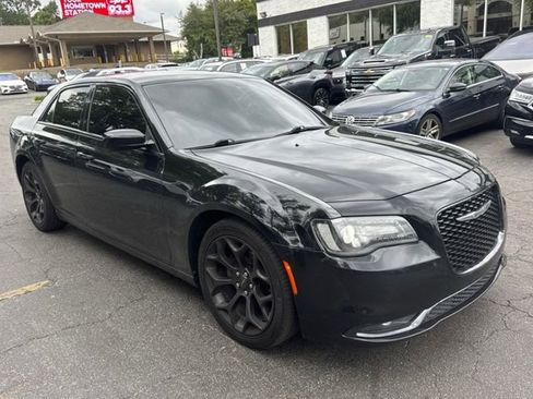 Used 2019 Chrysler 300 S RWD image 3