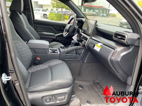 New 2026 Toyota 4Runner TRD Off-Road Premium AWD/4WD image 17