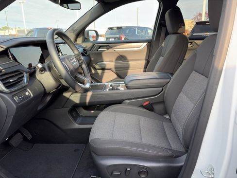 Used 2025 GMC Acadia Elevation image 7