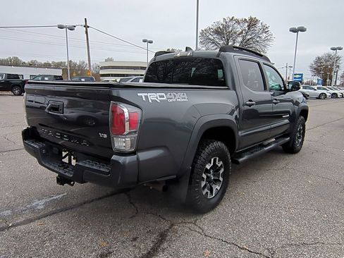 Used 2022 Toyota Tacoma TRD Off-Road image 8