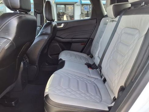 Certified 2023 Ford Escape SE w/ PHEV Premium Package image 29