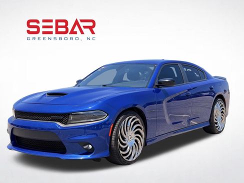 Used 2022 Dodge Charger R/T w/ Blacktop Package RWD image 3