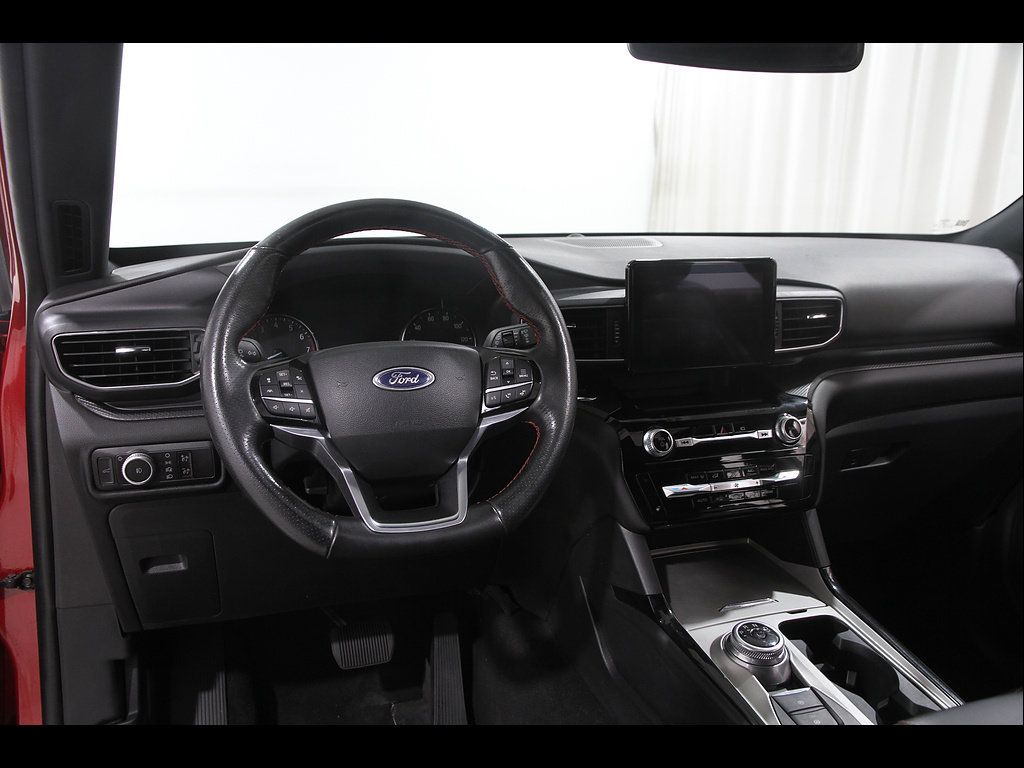Used 2023 Ford Explorer ST-Line w/ Class IV Trailer Tow Package AWD/4WD image 7