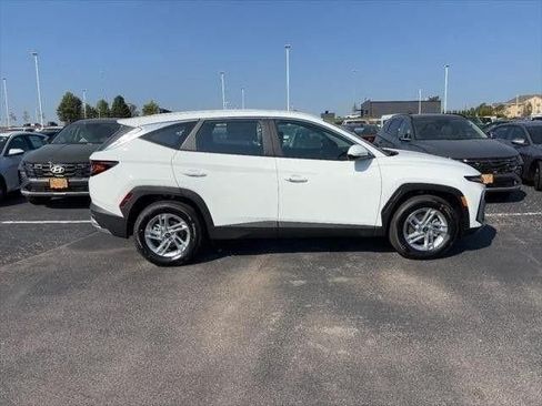 Certified 2026 Hyundai Tucson SE FWD image 2