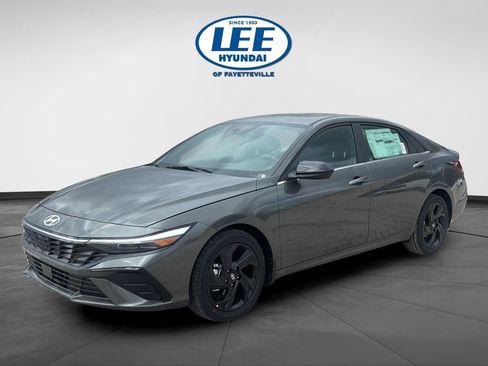 New 2026 Hyundai Elantra SEL Sport FWD image 8