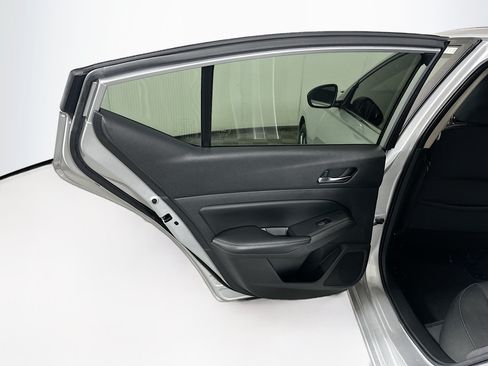 Used 2019 Nissan Altima 2.5 S FWD image 26
