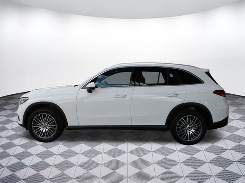 Used 2026 Mercedes-Benz GLC 300 image 2