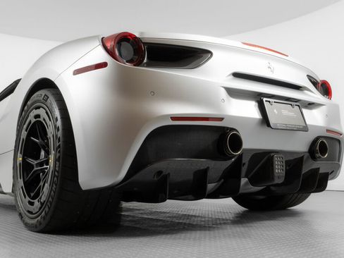 Used 2018 Ferrari 488 Spider image 20