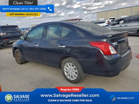 Used 2019 Nissan Versa SV image 3