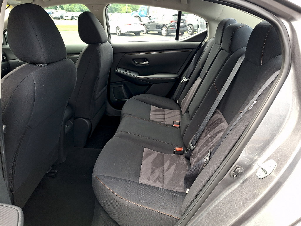 Used 2023 Nissan Sentra SR w/ Electronics Package FWD image 10