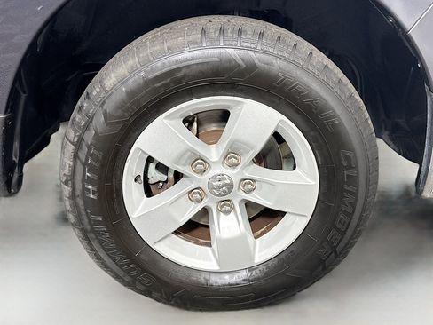 Used 2018 RAM 1500 Classic SLT RWD image 31