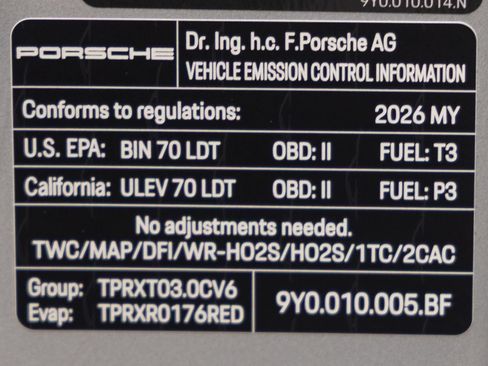 Certified 2026 Porsche Cayenne AWD/4WD image 37