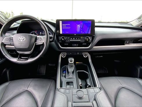 Used 2024 Toyota Grand Highlander Limited image 14