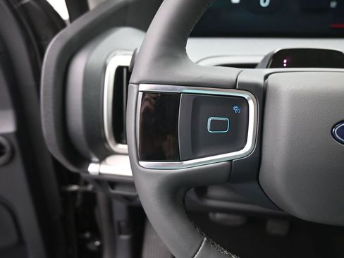 New 2025 Ford Expedition Active image 30