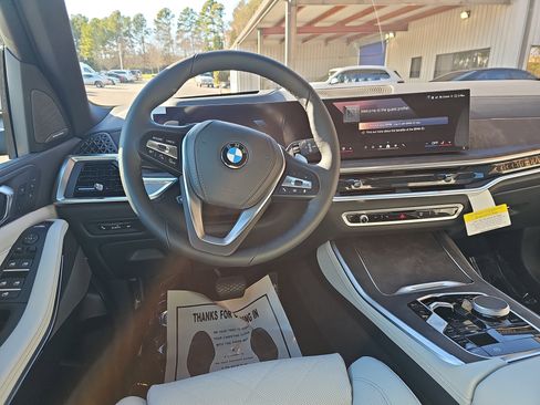 New 2026 BMW X5 xDrive40i w/ Climate Comfort Package image 16