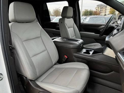 Used 2022 Chevrolet Tahoe LT w/ LT Signature Package image 33