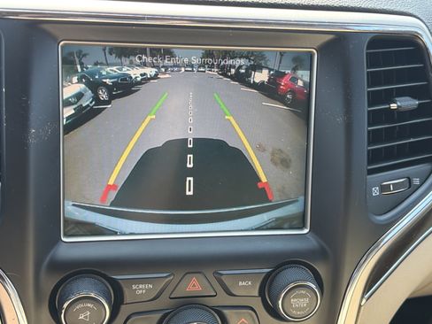 Used 2015 Jeep Grand Cherokee Limited RWD image 25