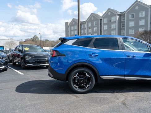 New 2026 Kia Sportage EX image 9