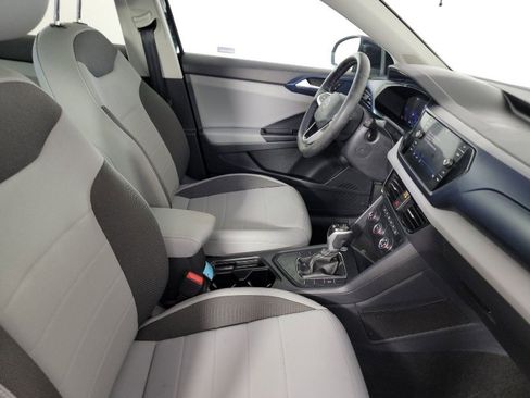 Used 2022 Volkswagen Taos SE image 10