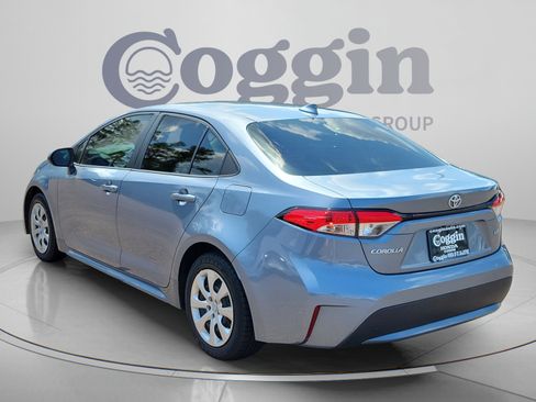 Used 2020 Toyota Corolla LE FWD image 3