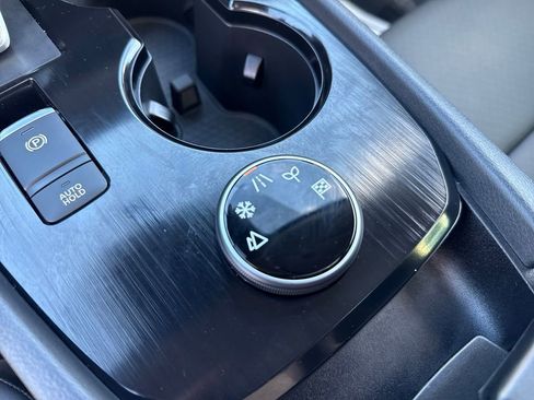 Used 2023 Nissan Rogue SV w/ SV Premium B Package image 28