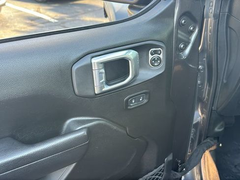 Used 2024 Jeep Wrangler Sport AWD/4WD image 16