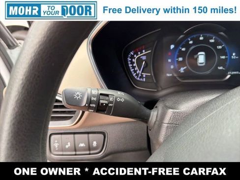 Used 2019 Hyundai Santa Fe SEL w/ Cargo Package image 16