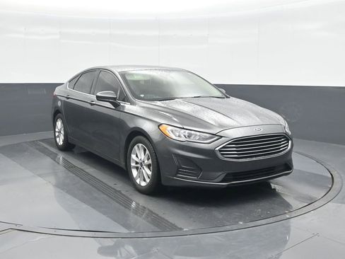 Used 2020 Ford Fusion SE FWD image 8