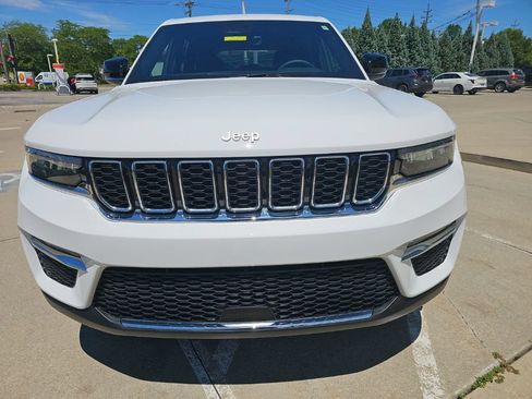 Certified 2025 Jeep Grand Cherokee Limited AWD/4WD image 5